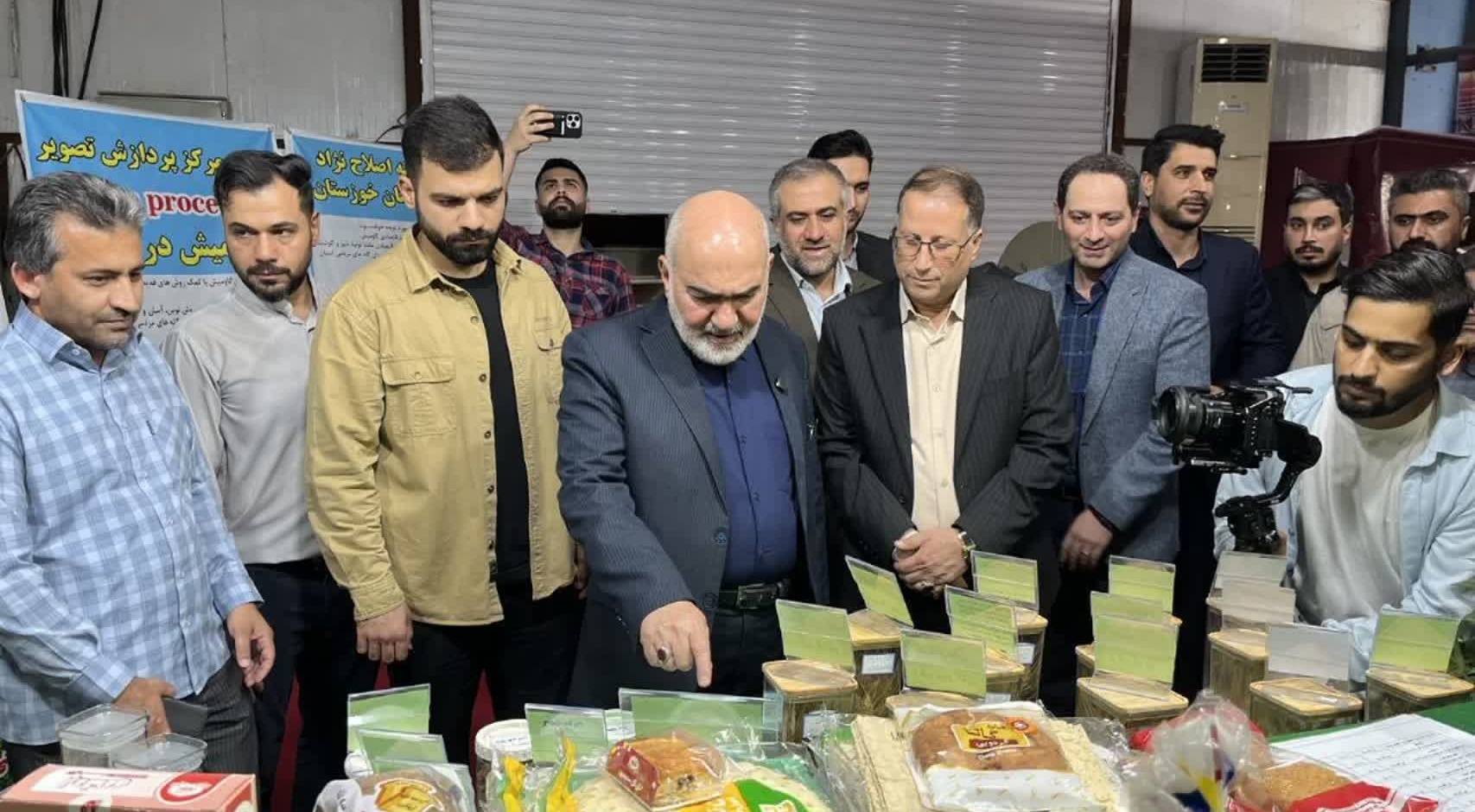 حضور مرکز تحقیقات و آموزش کشاورزی و منابع طبیعی خوزستان در نمایشگاه جامع دستاوردهای دولت